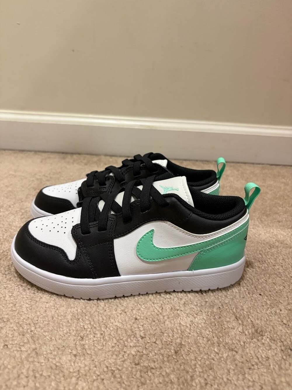 NEW Jordan 1 Low ALT PS White Black Green Glow Kids Size 3Y DR9748-131